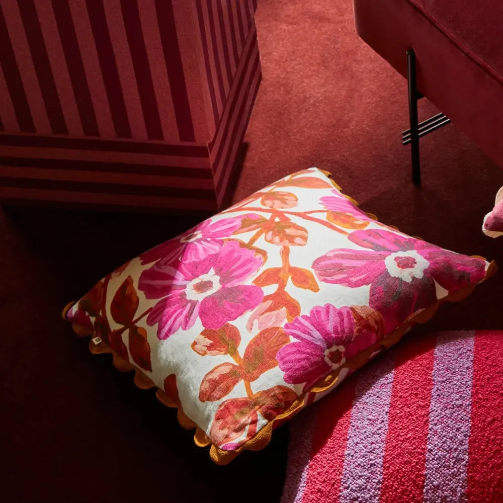 bonnie__neil_rosetta_pink_2.webp Bonnie & Neil Rosetta Pink Cushion Fashion