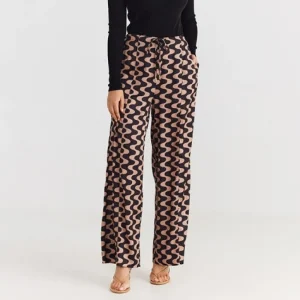 Daisy Says Hannah Pants - Squiggle Online