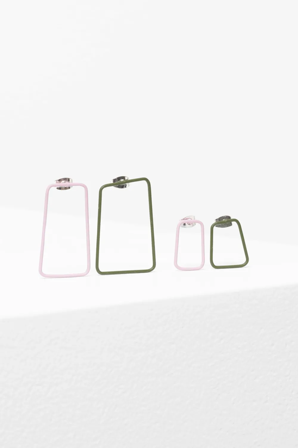 elk_bik_stud_set_3.webp CLEAR20 ELK Bik Stud Set Best