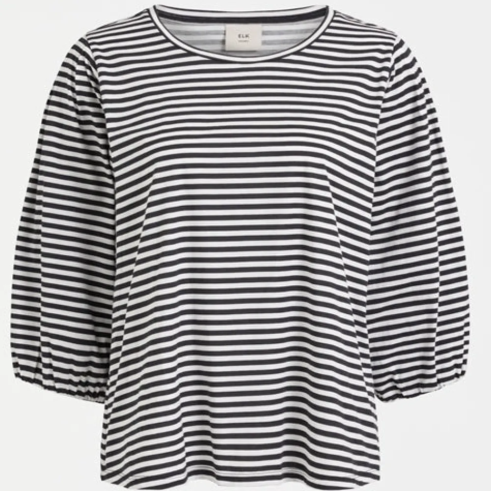 elk_maer_tee__blackwhite_0.webp ELK MAER TEE - Black/White Clearance
