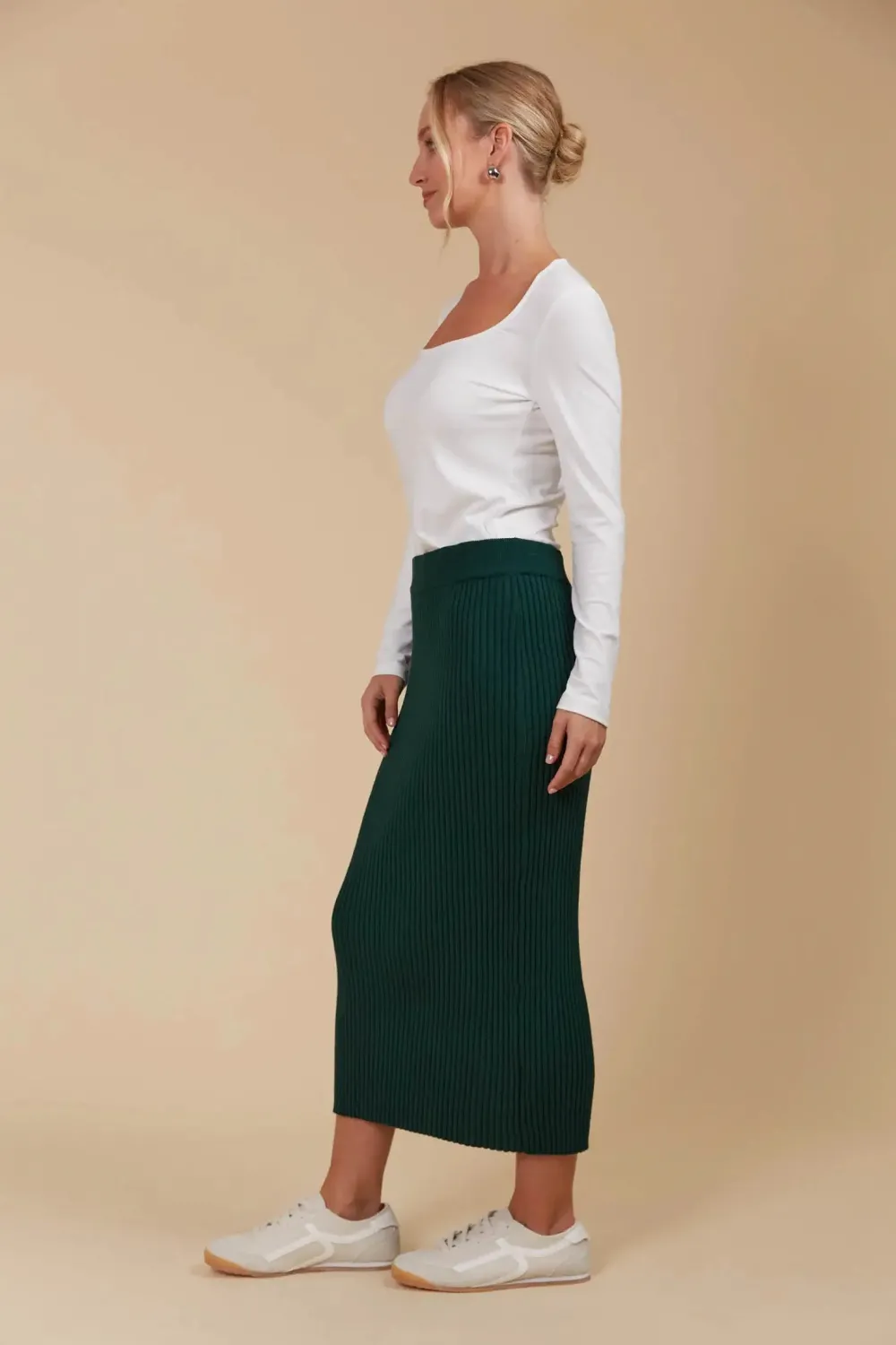 isle_of_mine_juno_knit_sk_1-1.webp Isle Of Mine Juno Knit Skirt - Pine Best