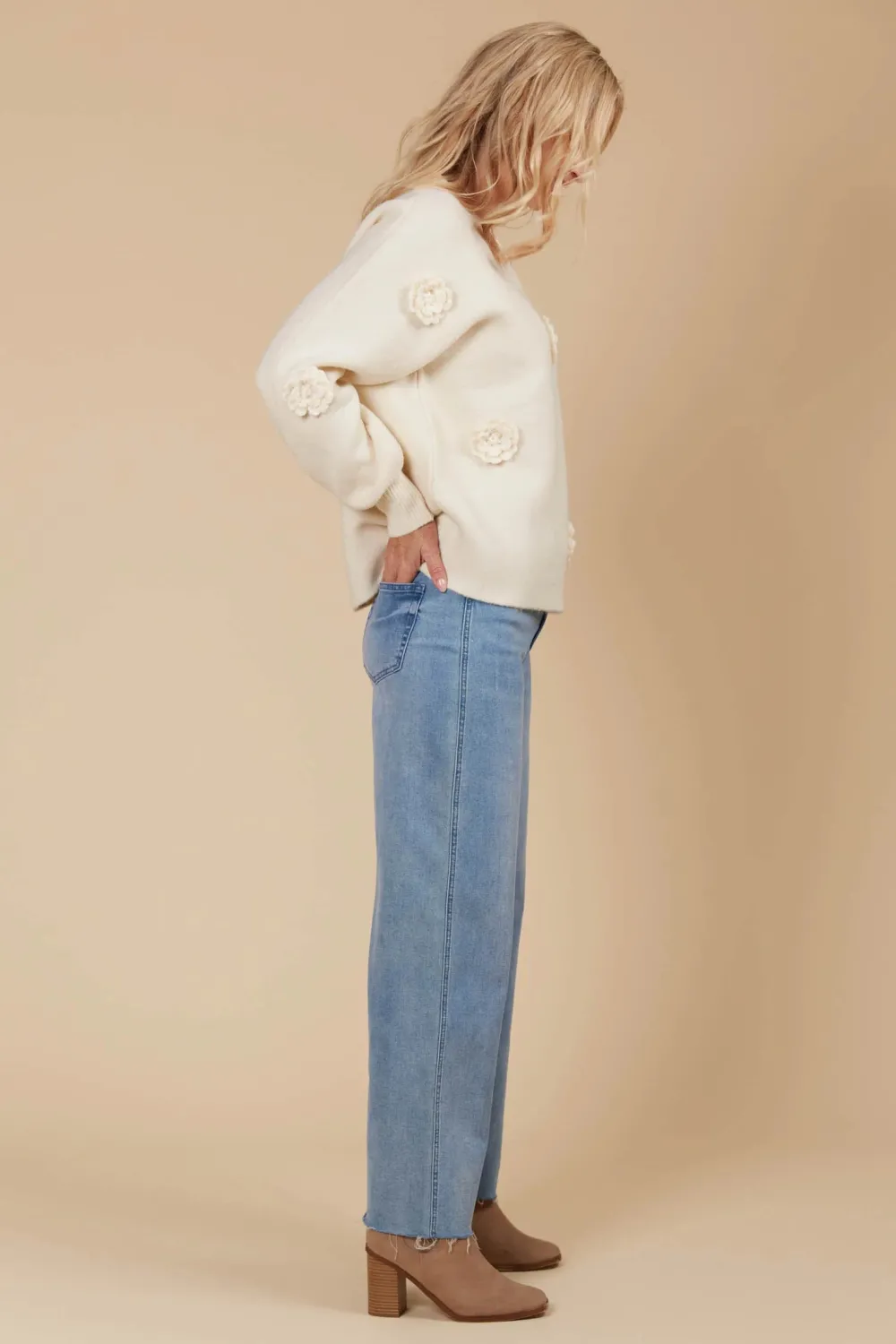 isle_of_mine_miru_flower__2.webp Isle Of Mine Miru Flower Jumper- Canvas Fashion