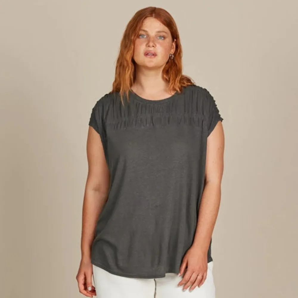 isle_of_mine_sabine_tshir_0.webp Isle Of Mine Sabine TShirt - Graphite Best