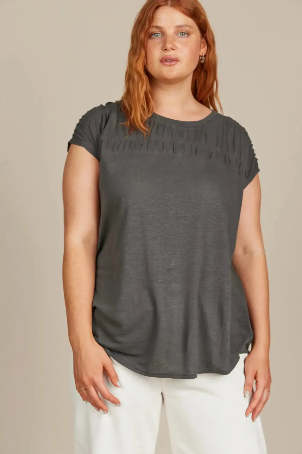 isle_of_mine_sabine_tshir_1.webp Isle Of Mine Sabine TShirt - Graphite Best