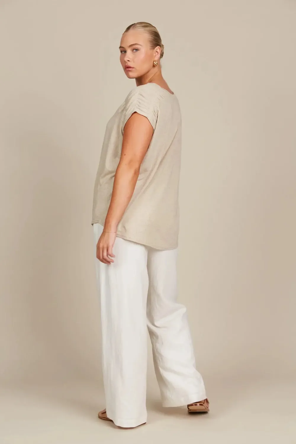 isle_of_mine_sabine_tshir_2-1.webp Isle Of Mine Sabine TShirt - Canvas Fashion