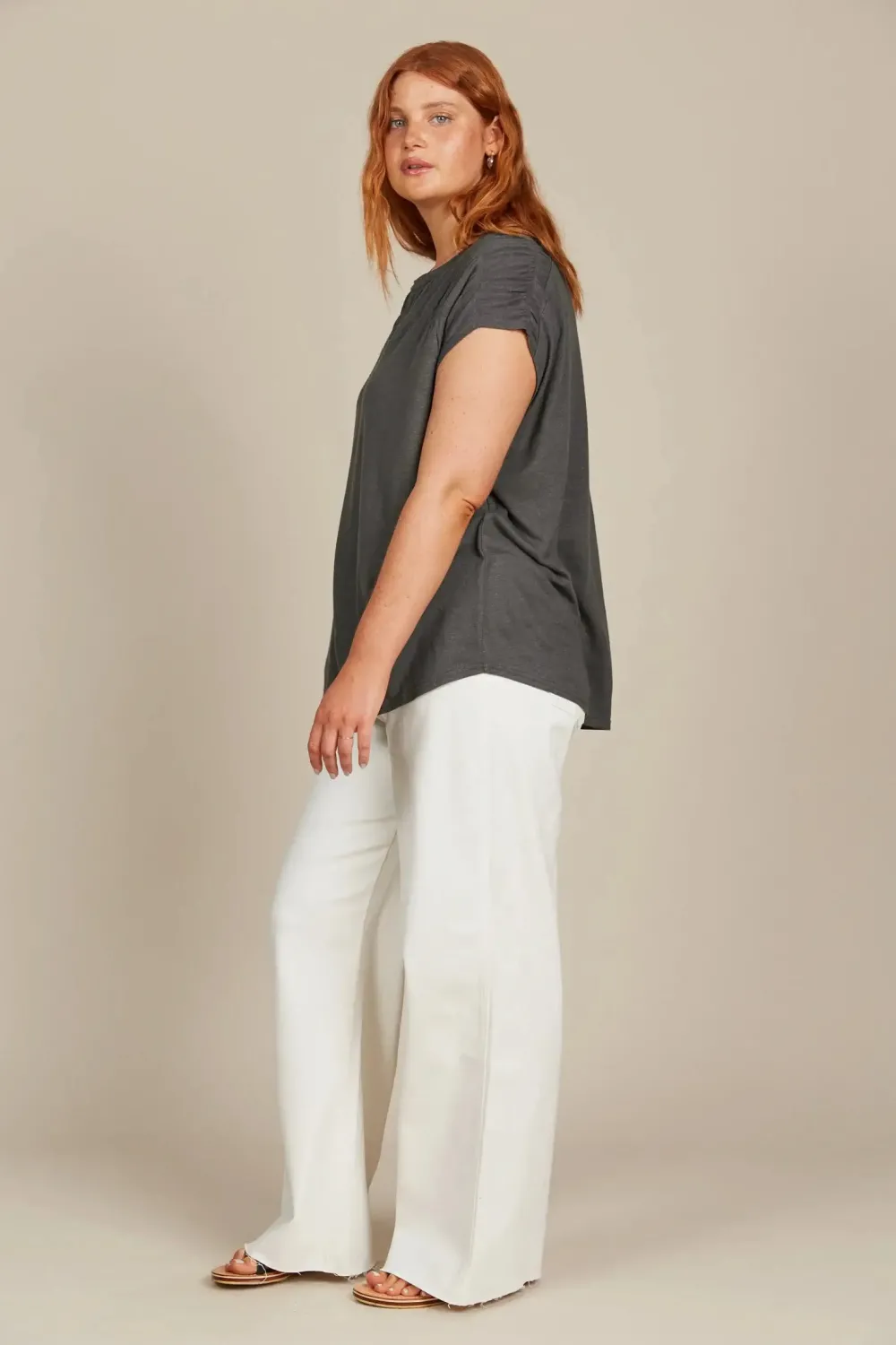 isle_of_mine_sabine_tshir_3.webp Isle Of Mine Sabine TShirt - Graphite Best