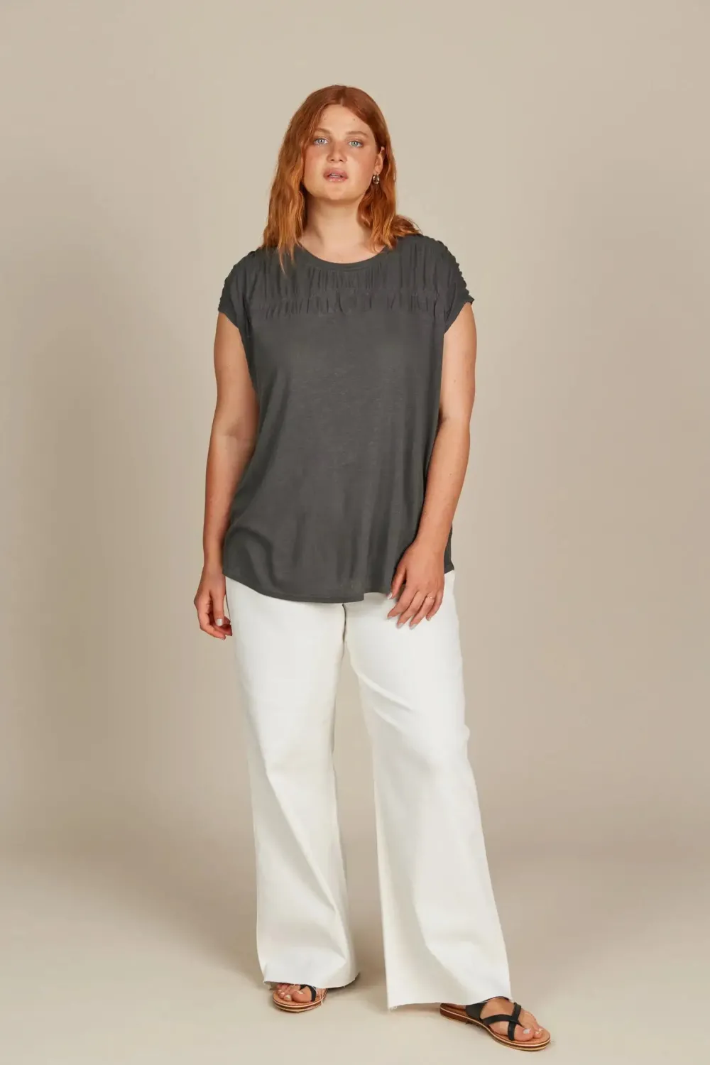 isle_of_mine_sabine_tshir_4.webp Isle Of Mine Sabine TShirt - Graphite Best