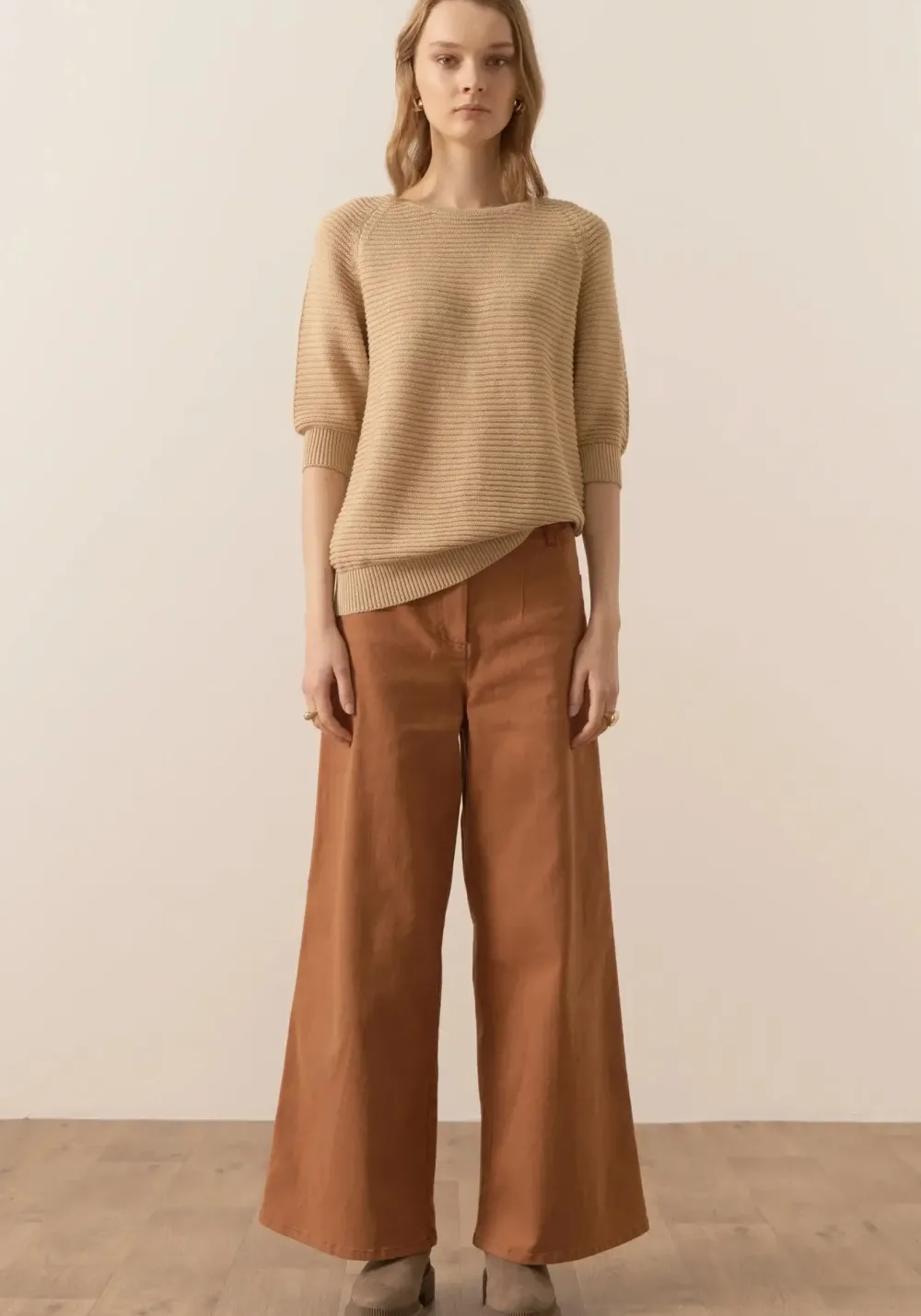 pol_orwell_ribbed_knit_te_2.webp POL Orwell Ribbed Knit Tee - Camel Online